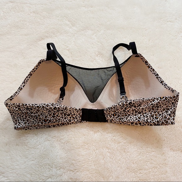 Victoria's Secret No Wire Cheetah Print Bra 34B - Picture 4 of 8